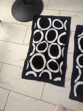 Black and White Circular Pattern pillow shames